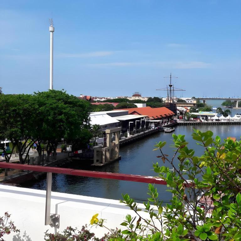 Styles Hotel Malacca Exterior foto